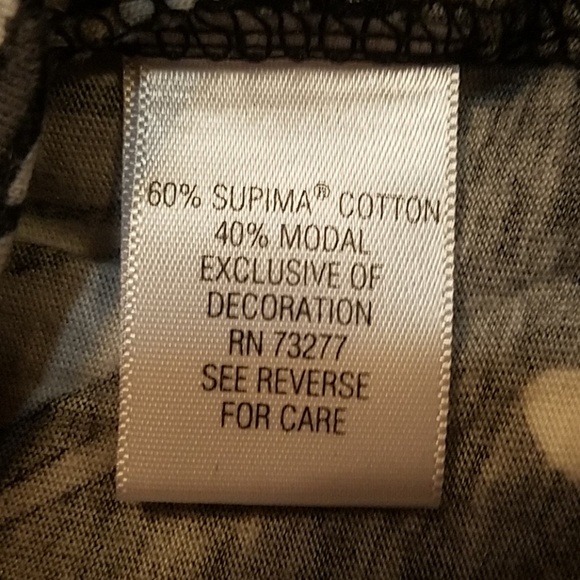 Drama Added V-neck Short Sleeve Print Apt 9 Top - Picture 8 of 8